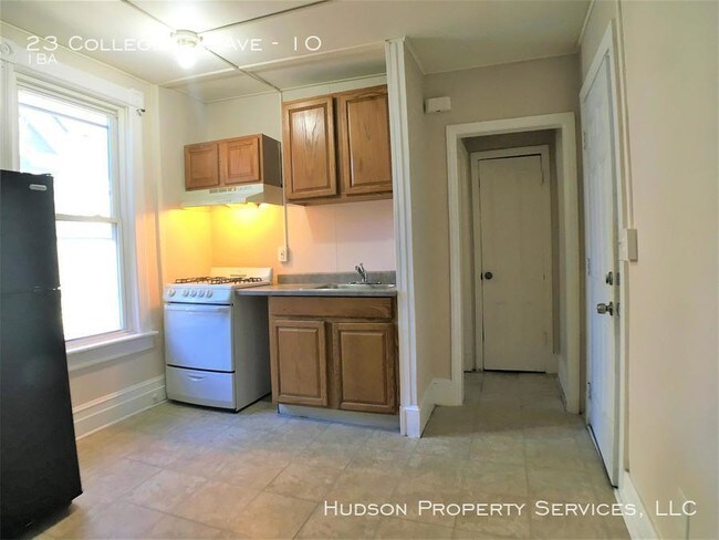 23 Collegeview Ave-Unit -10 in Arlington, NY - Building Photo - Building Photo