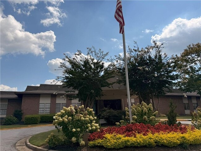 property at 475 Mount Vernon Hwy NE