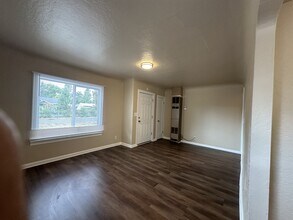 732 Bieber Ave NE in Salem, OR - Building Photo - Building Photo