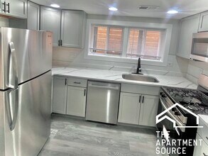 2937 N Fairfield Ave, Unit G in Chicago, IL - Building Photo - Building Photo