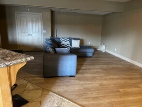 1431 Heather Ln, Unit # 2 in Webb City, MO - Foto de edificio - Building Photo