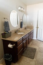 12072 Pacific Rd in Phelan, CA - Foto de edificio - Building Photo