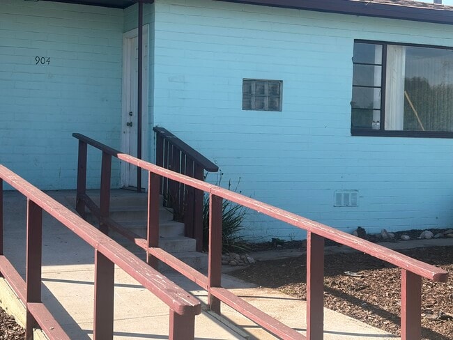 property at 904 33rd St