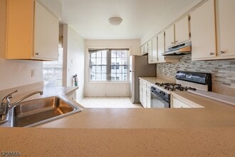 14 Homestead Ln in Lincoln Park, NJ - Building Photo - Building Photo