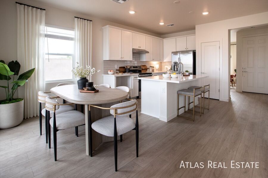 1121 W Audrey Lane in Phoenix, AZ - Building Photo