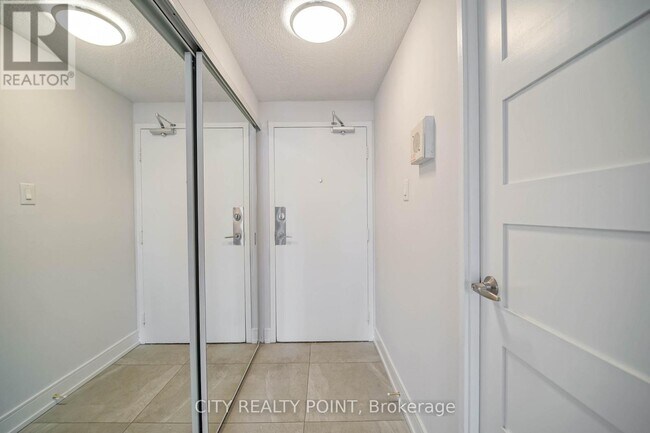 33 Isabella St in Toronto, ON - Building Photo - Building Photo