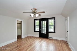 93 Elmhurst St in Crystal Lake, IL - Building Photo - Building Photo