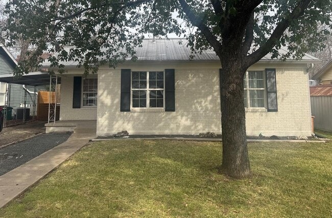 property at 1304 W St Johns Ave