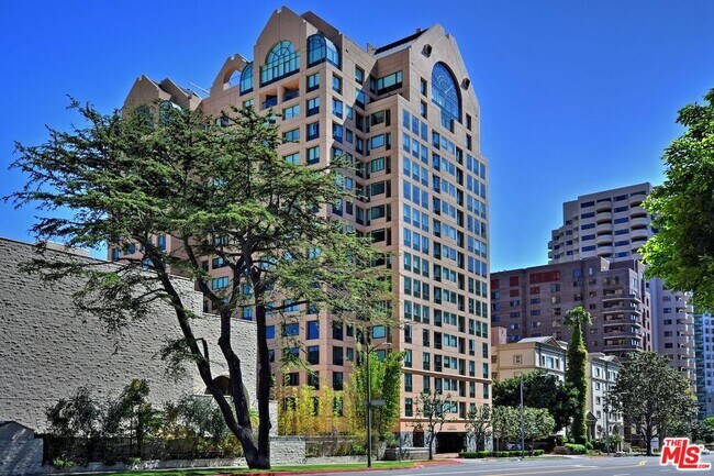 property at 10520 Wilshire Blvd