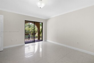 4121 W 18th Ct in Hialeah, FL - Foto de edificio - Building Photo