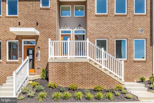 property at 1631 Blacksmith Wy