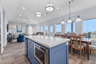 22520 Bay Point Dr in Galveston, TX - Building Photo - Building Photo