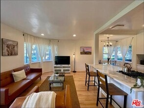 1134 Chelsea Ave in Santa Monica, CA - Building Photo - Building Photo