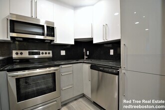 1815 Beacon St in Brookline, MA - Building Photo - Building Photo