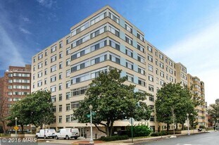 2401 H St NW, Unit 201 in Washington, DC - Building Photo