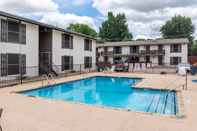 Woodwind Apartments in Arlington, TX - Foto de edificio - Other