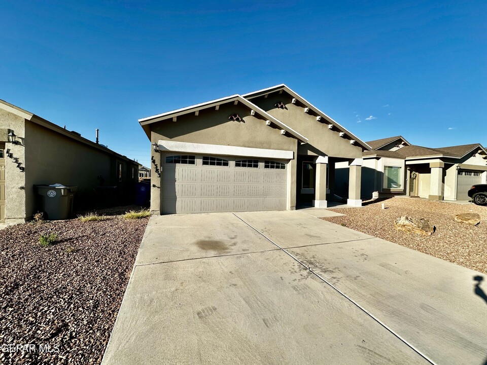 14383 Armando Silva Dr in El Paso, TX - Building Photo