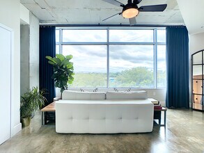 525 E Jackson St, Unit 608 in Orlando, FL - Building Photo - Building Photo