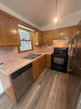 5436 S Stoneborough Ct in Wichita, KS - Building Photo - Building Photo