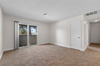 5262 Osman Ct in Las Vegas, NV - Foto de edificio - Building Photo