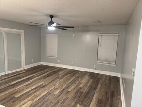 407 Royal Pines Way in Kingsland, GA - Foto de edificio - Building Photo