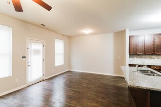 3263 Pennington Dr, Unit 2H/I in Stonecrest, GA - Building Photo - Building Photo