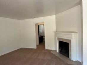 2531 Roslyn Way in Sacramento, CA - Building Photo - Building Photo