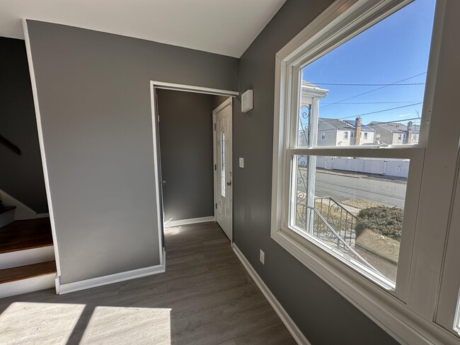 831 E Curtis St in Linden, NJ - Building Photo - Building Photo
