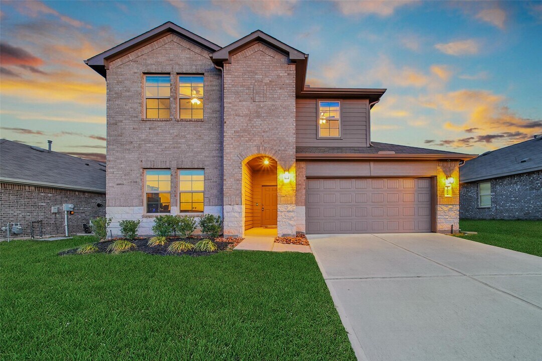 13854 Rock Island Trl in Shenandoah, TX - Foto de edificio