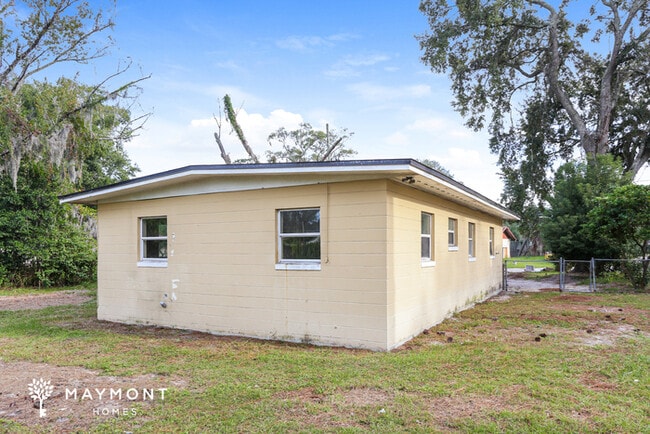 5705 Perch Dr N in Jacksonville, FL - Building Photo - Building Photo