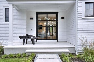 18 Danbury Ave in Westport, CT - Building Photo - Building Photo