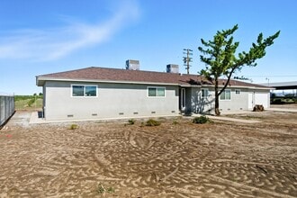 8416 E American Ave in Del Rey, CA - Building Photo - Building Photo
