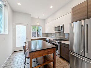 2622D SW Nevada St in Seattle, WA - Building Photo - Building Photo