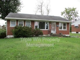 90 W St Anthony Ln in Florissant, MO - Building Photo