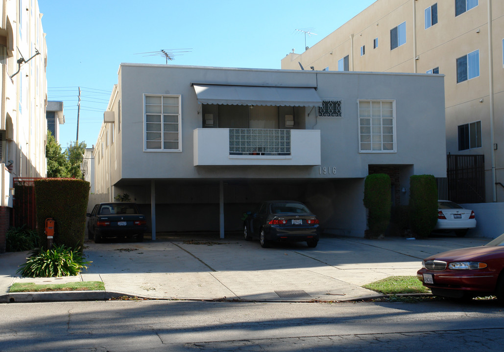 1916 Selby Ave in Los Angeles, CA - Building Photo