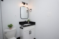 The Lyn at 610 Cathedral Street photo'