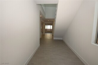 10207 Magnolia Crk St in Las Vegas, NV - Building Photo - Building Photo
