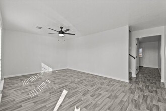 5079 Akumal Calle in Dickinson, TX - Building Photo - Building Photo