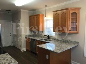 2215 Charles Towne Ct in Kannapolis, NC - Foto de edificio - Building Photo