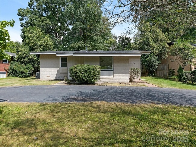 property at 553 Kenlough Dr
