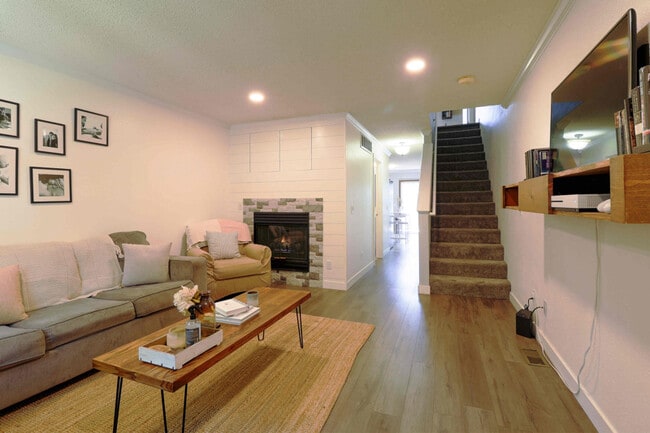 property at 2080 Oakcrest Cir