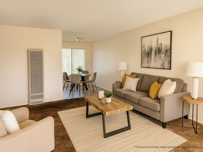 1010 S Magnolia Ave in El Cajon, CA - Building Photo - Building Photo