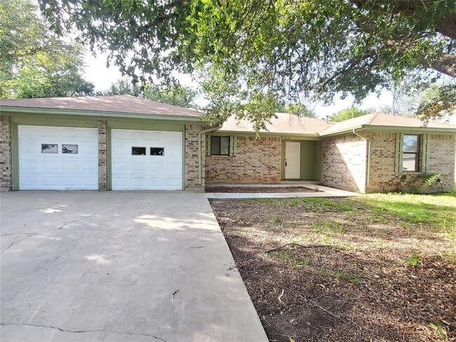 property at 910 Cottonbowl Dr
