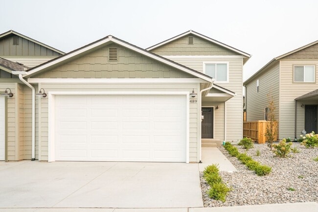 property at 489 S Kansas Loop