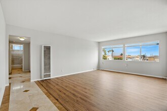 1152 W 24th St, Unit #4 in San Pedro, CA - Building Photo - Building Photo