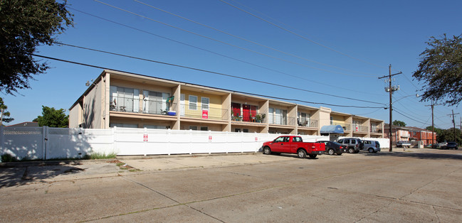 Willshire Apartments in Metairie, LA - Foto de edificio - Building Photo