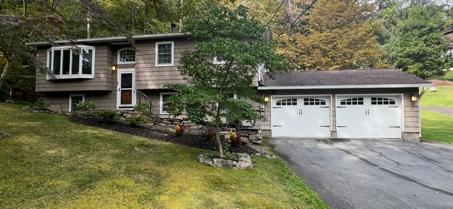 property at 1179 E Mombasha Rd