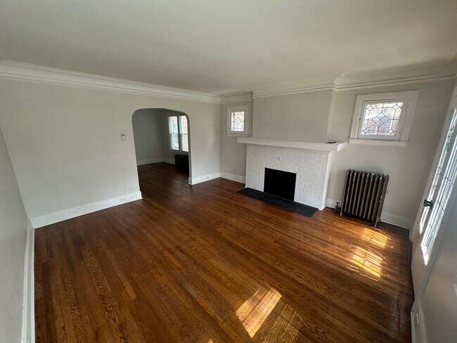 2460 Gladstone St in Detroit, MI - Building Photo - Building Photo
