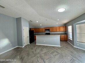 11690 Brian Lakes Dr N in Jacksonville, FL - Building Photo - Building Photo