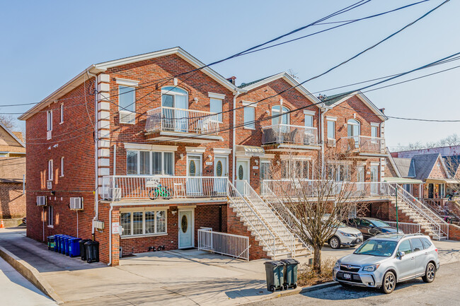 223 Bay 7th St in Brooklyn, NY - Building Photo - Primary Photo